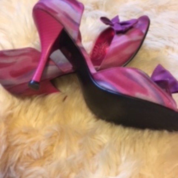 Shoes - Picture 3 of 3